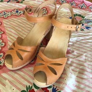 Maguba of Sweden Rio Heeled Clogs